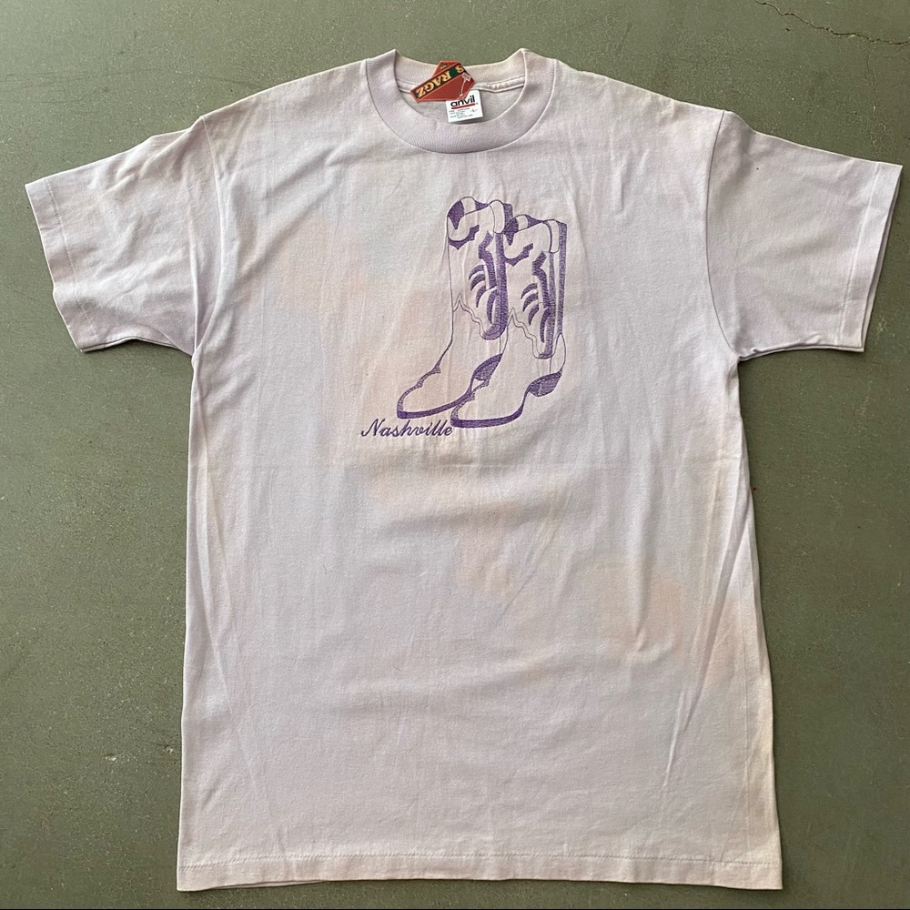 oversized cowboy boot tee